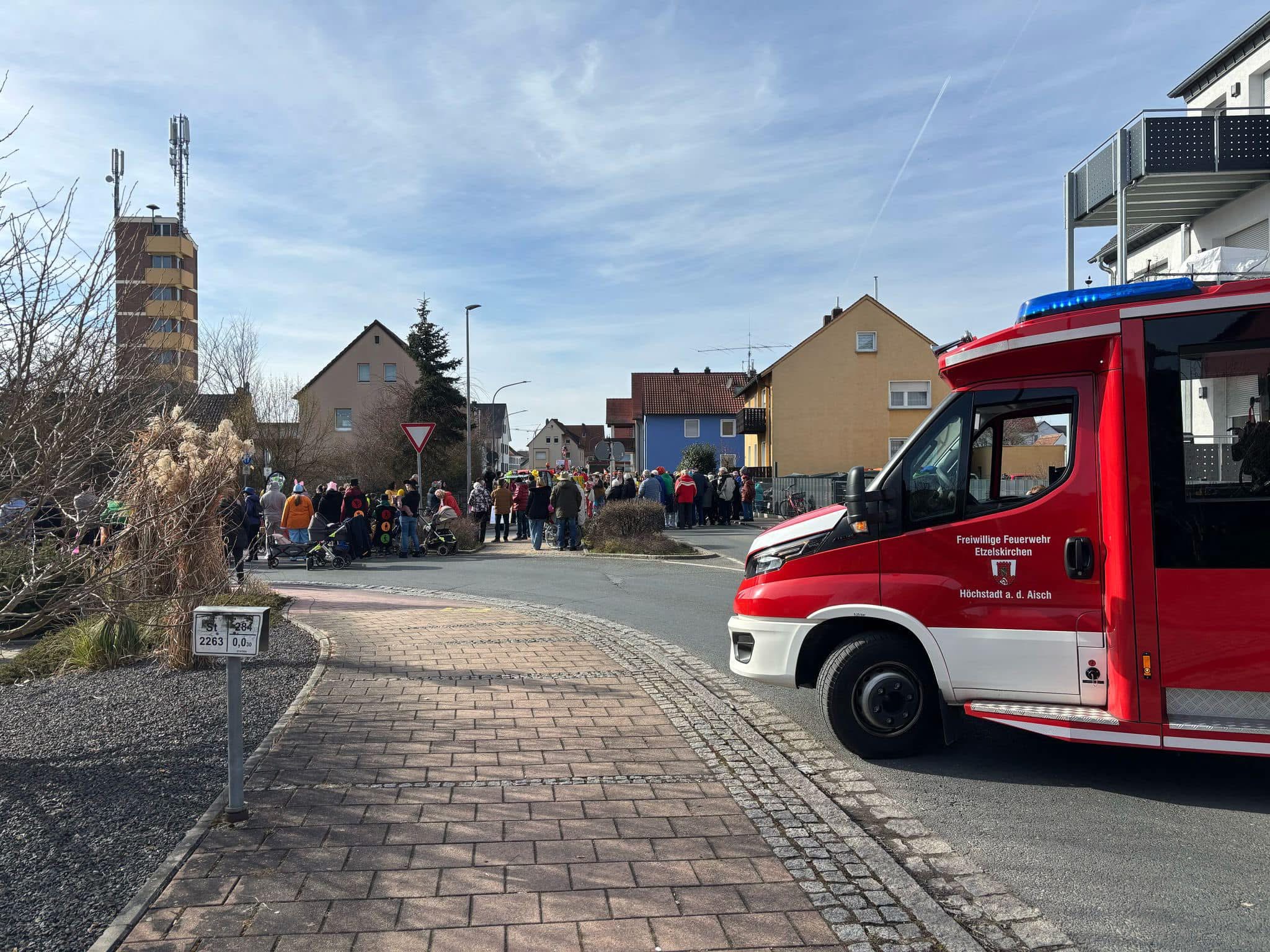 Verkehrsabsicherung beim Faschingsumzug in Höchstadt an der Aisch